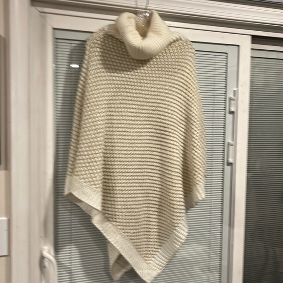 Calvin Klein turtle neck poncho, O/S , preloved gently used - Picture 1 of 3